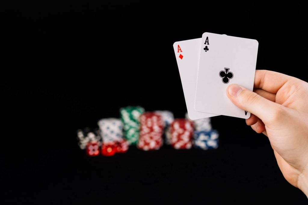 Korttien laskenta pokerissa